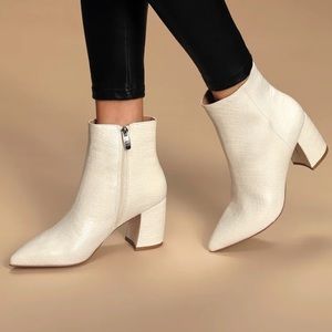 Steve Madden Nadalie White Booties